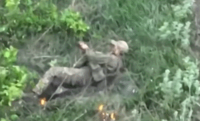 皇冠信用网会员_数十名俄军吞枪自杀皇冠信用网会员,多名女兵被炸死!用枪爆头会有痛苦吗?