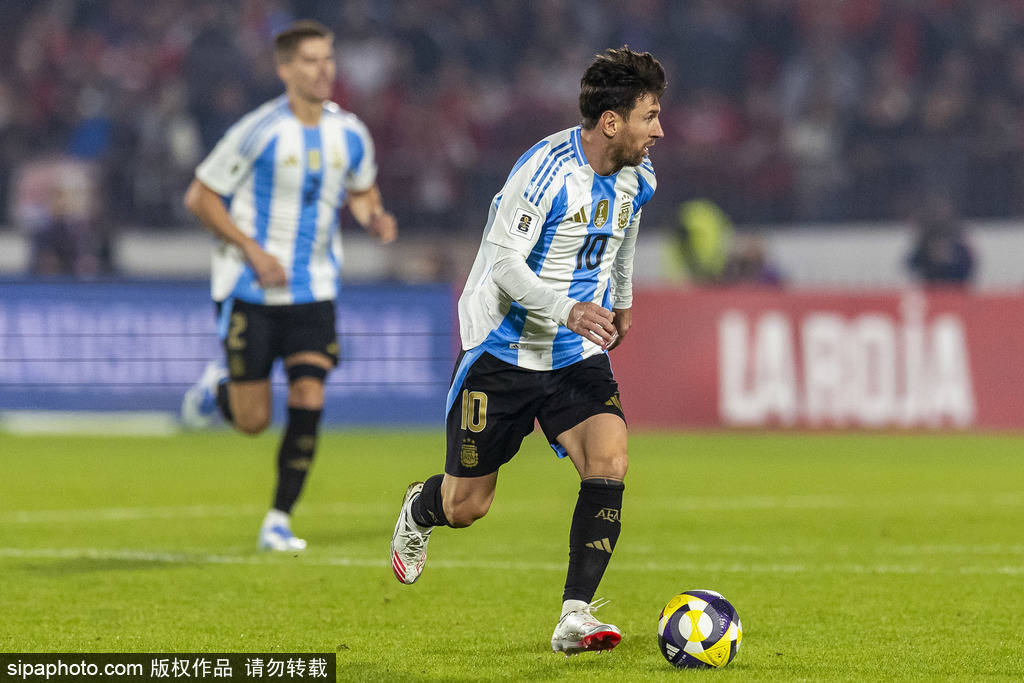 世界杯2026外围赛_世预赛-迪亚斯破门恩佐染红 十人阿根廷1-1绝平哥伦比亚