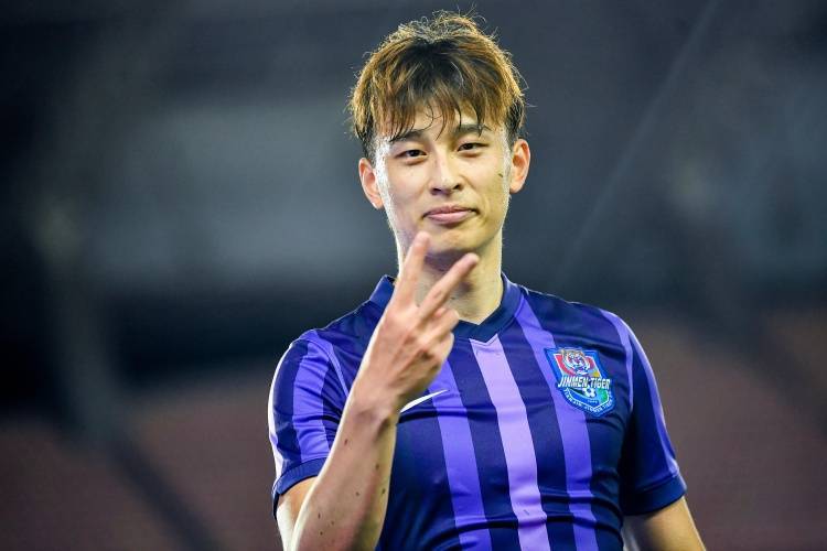 皇冠信用盘登2代理_津媒:国足分组对抗巴顿出任右边后卫皇冠信用盘登2代理,他将和高准翼竞争主力