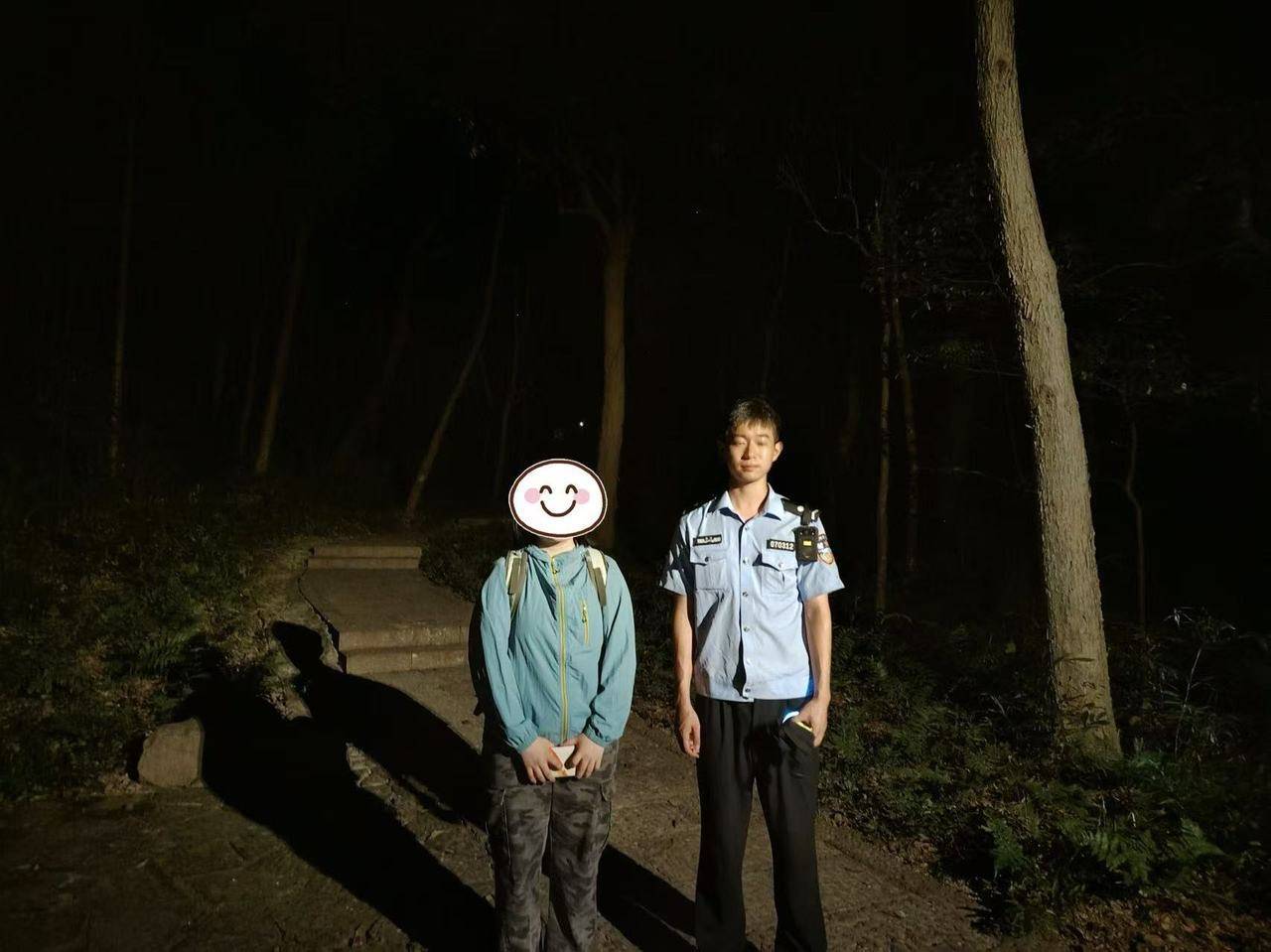 皇冠信用登2代理网址_“周围全是蛇吃青蛙的声音皇冠信用登2代理网址,我怕” 高温天民警成功寻回走失女子