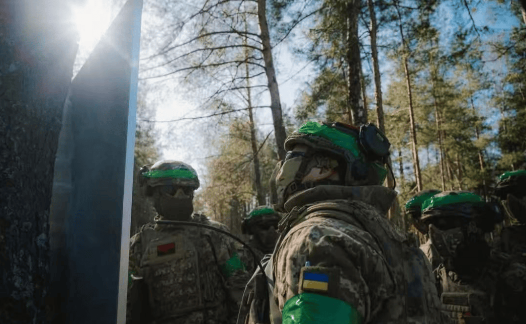 皇冠信用网足球代理_俄军尖兵攻入红军城市中心皇冠信用网足球代理,40%街区展开巷战,数万乌军和西方军人被困