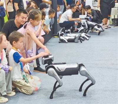 皇冠信用平台出租出售_在世界机器人大会上感受“未来已来”(新时代画卷)