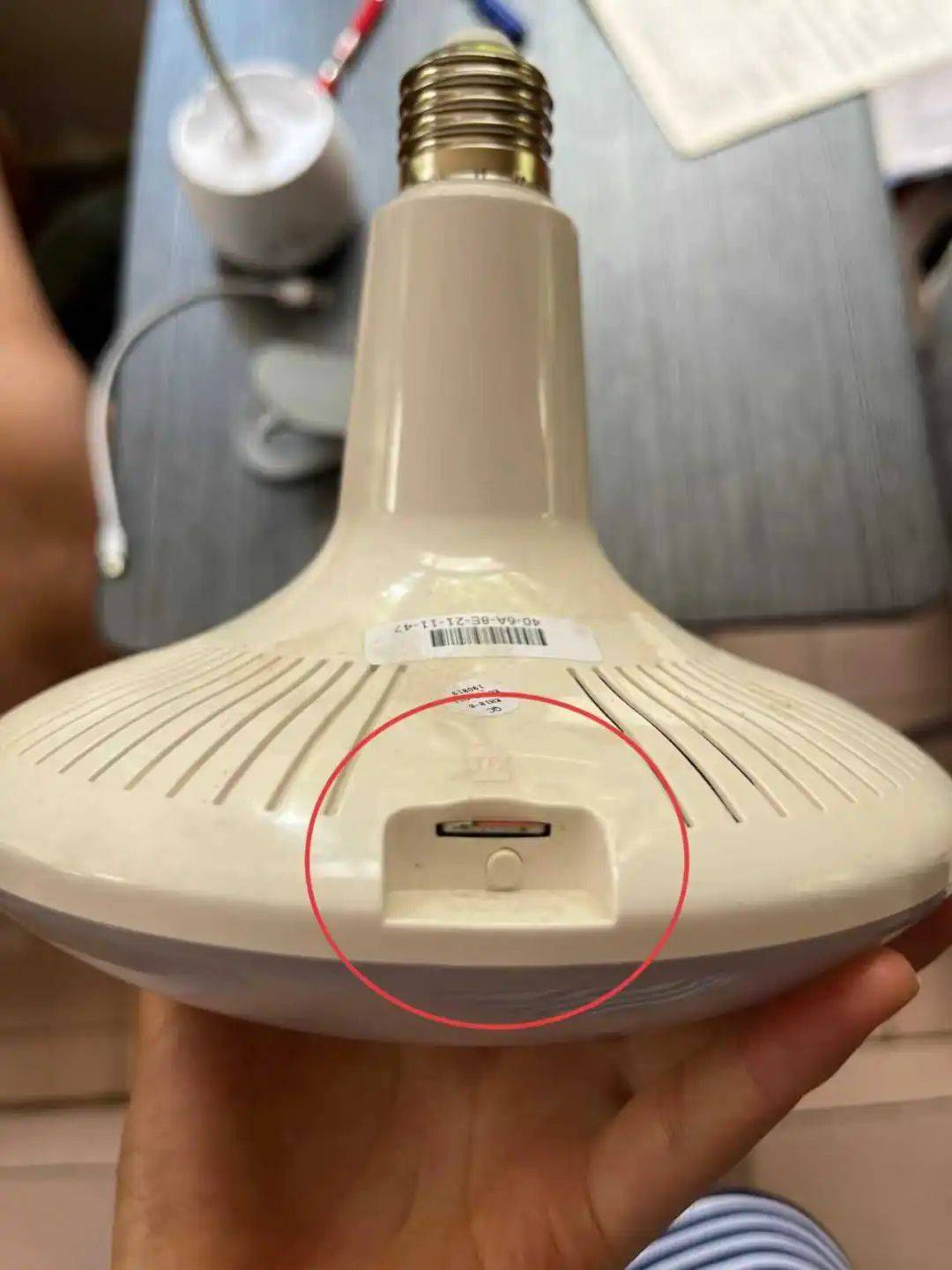 怎么注册皇冠信用网
_女租客在停电后发现伪装成灯泡的隐蔽摄像头怎么注册皇冠信用网
,房东希望退租,并愿退还剩余三个月的租金,警方立案调查