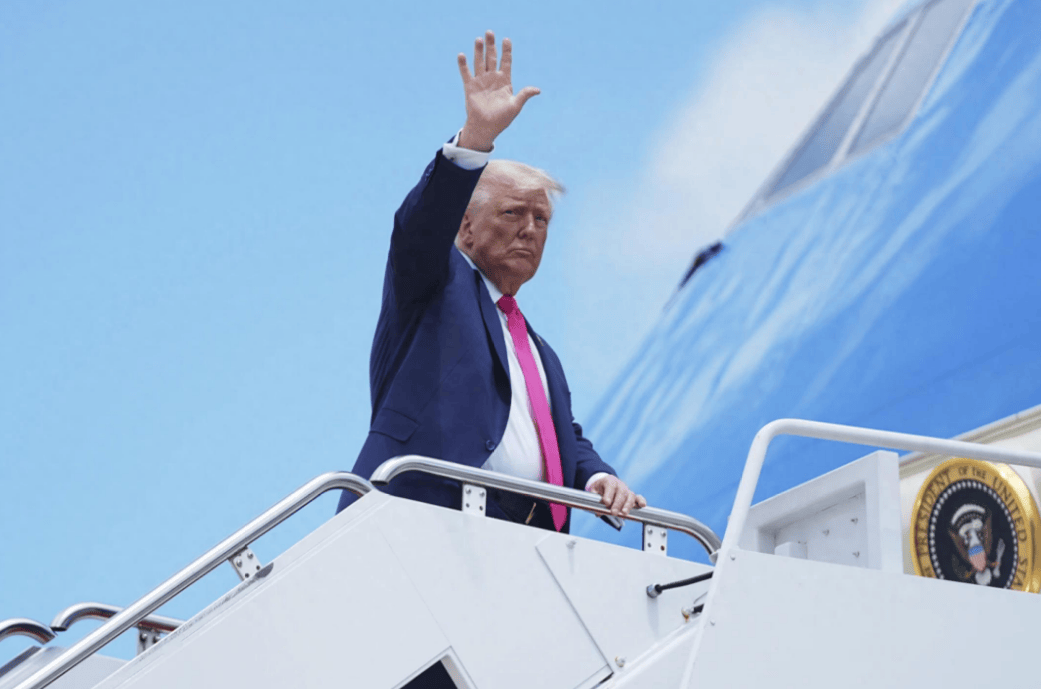 卢博斯福尔曼vs吉里.哈维尔._要抢中国九三阅兵风头？来不成北京的特朗普卢博斯福尔曼vs吉里.哈维尔.，准备搭台再搞一次阅兵