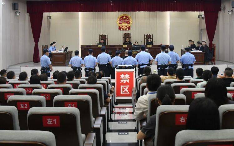 韩火鹰vs叁星狮_“零成本变现”围猎网络“小白”韩火鹰vs叁星狮,百余人被骗300余万元