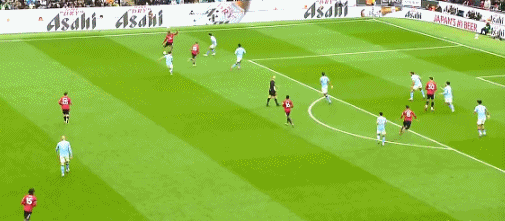 特拉帕尼 vs卡塞塔纳_多纳鲁马完美处子秀!世界级扑救特拉帕尼 vs卡塞塔纳,零封曼联获7.1分,名宿狂赞