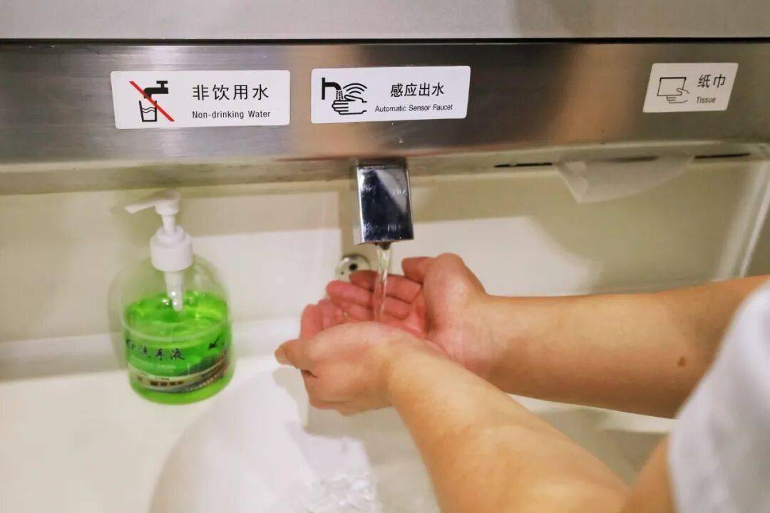 图库姆斯vs 超新星_这趟北京西往返深圳北的列车全是单间图库姆斯vs 超新星，国庆中秋假期加开！