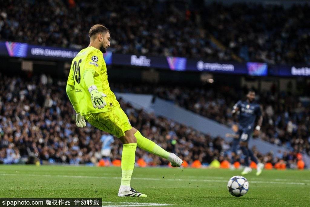 皇冠信用網会员账号_迈尼昂的英雄之夜:3次扑救与零封背后的战术解析与人物故事