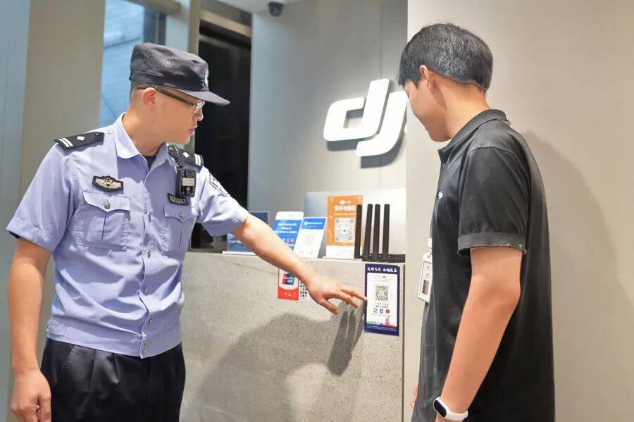 皇冠皇冠足球平台_突然群发皇冠皇冠足球平台!大批上海市民收到警方短信!全市爆火网红已被锁定...有爸爸因孩子违规被罚款