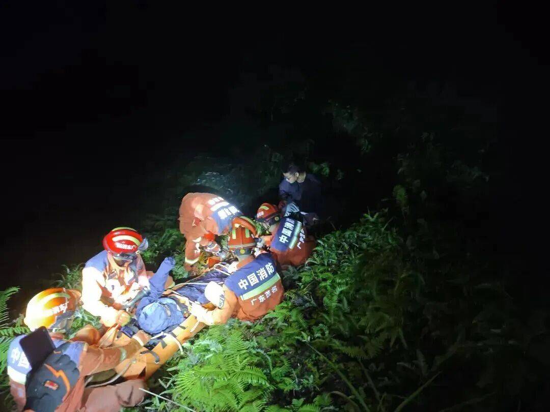 皇冠信用網代理出租_93岁老人进山失联皇冠信用網代理出租，两天后发现他倒挂在树杈上苦撑……