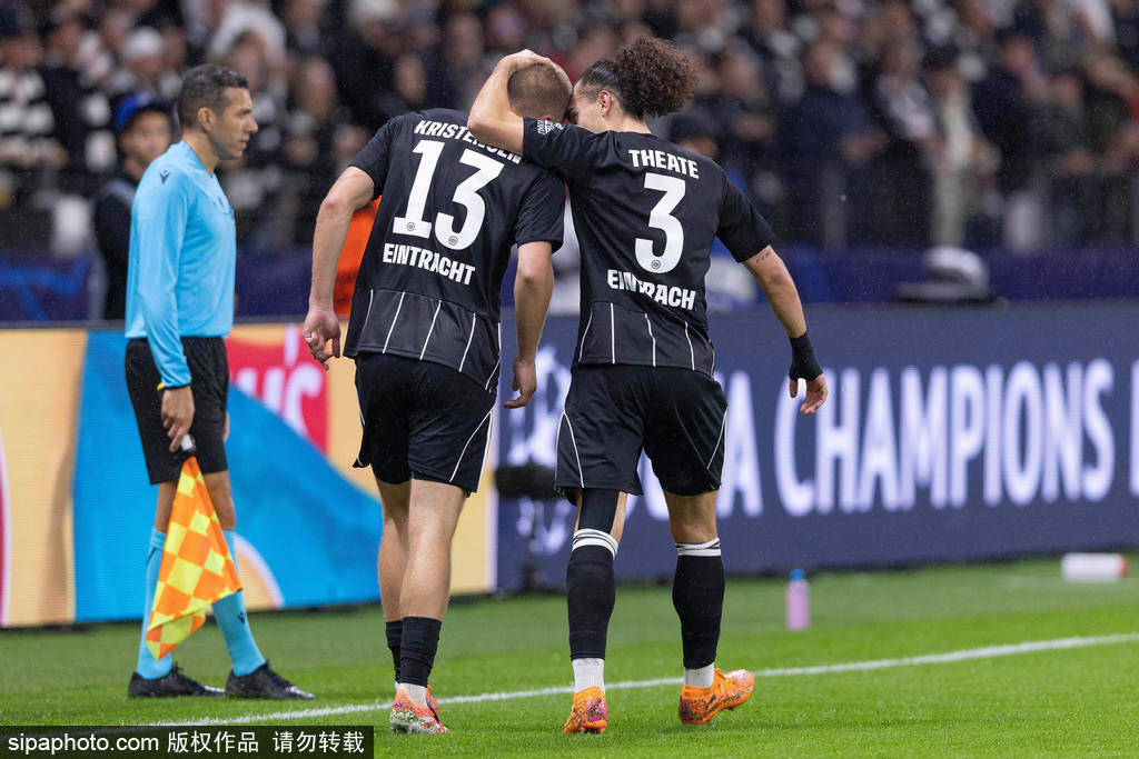 皇冠信用網开户_欧冠-埃基蒂克反戈维尔茨两助攻 利物浦5-1法兰克福止4连败