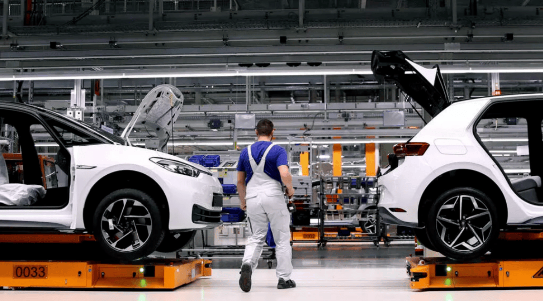 布拉格斯拉维亚 vs 阿森纳_金灿荣：荷兰没有服软迹象布拉格斯拉维亚 vs 阿森纳，中国要打到完全胜利！