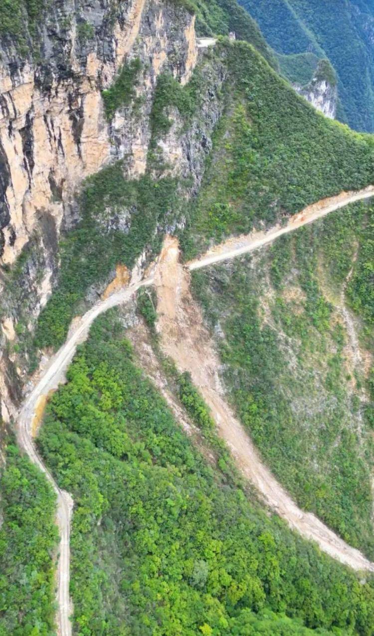 利斯菲体育会PE vS 尤文都德RS_重庆网红“挂壁公路”垮塌利斯菲体育会PE vS 尤文都德RS，附近村民外出绕行已半月盼修复，当地：已完成排危，正在修