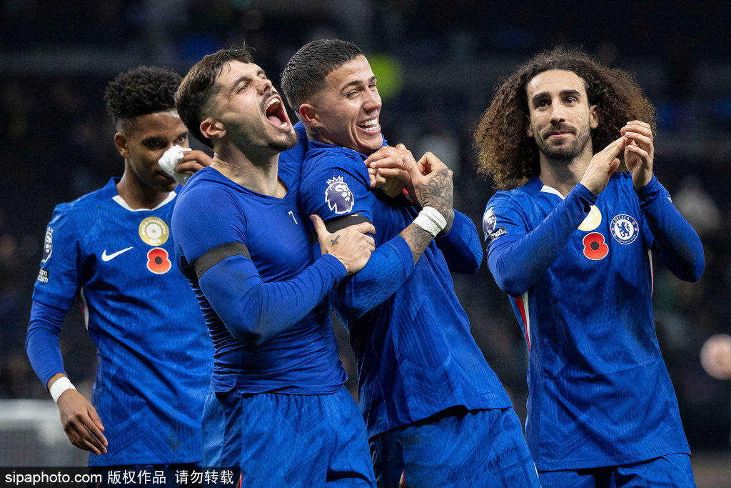 皇冠信用网怎么租
_观战台:热刺战曼联+曼城火拼利物浦 拜仁冲击17连胜