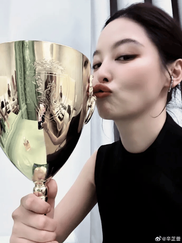 皇冠信用网代理流程
_辛芷蕾回老家鹤岗狂炫烧烤小串皇冠信用网代理流程
,满桌硬货滋滋冒油,网友:隔着屏幕流口水