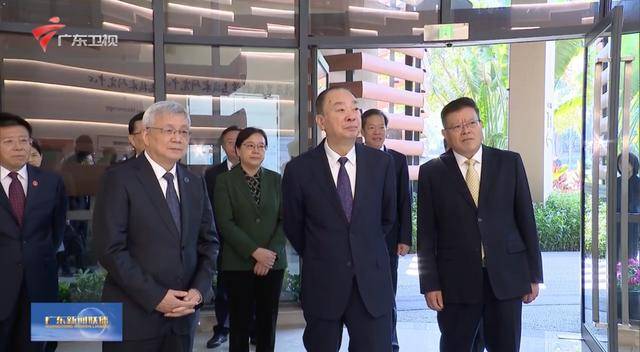 埃及足球
_广东省委书记黄坤明、中国科学院院长侯建国埃及足球
,共同揭牌