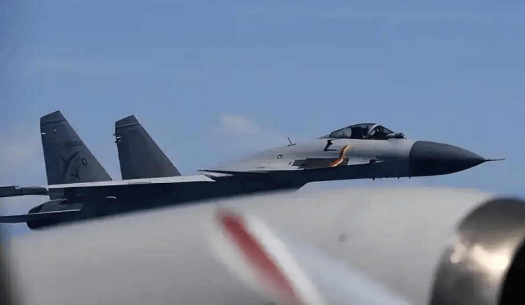 哥伦比亚足球
_日本丢脸丢大了哥伦比亚足球
,F15战机挑衅辽宁舰,还没看见歼15T,就被雷达锁定!