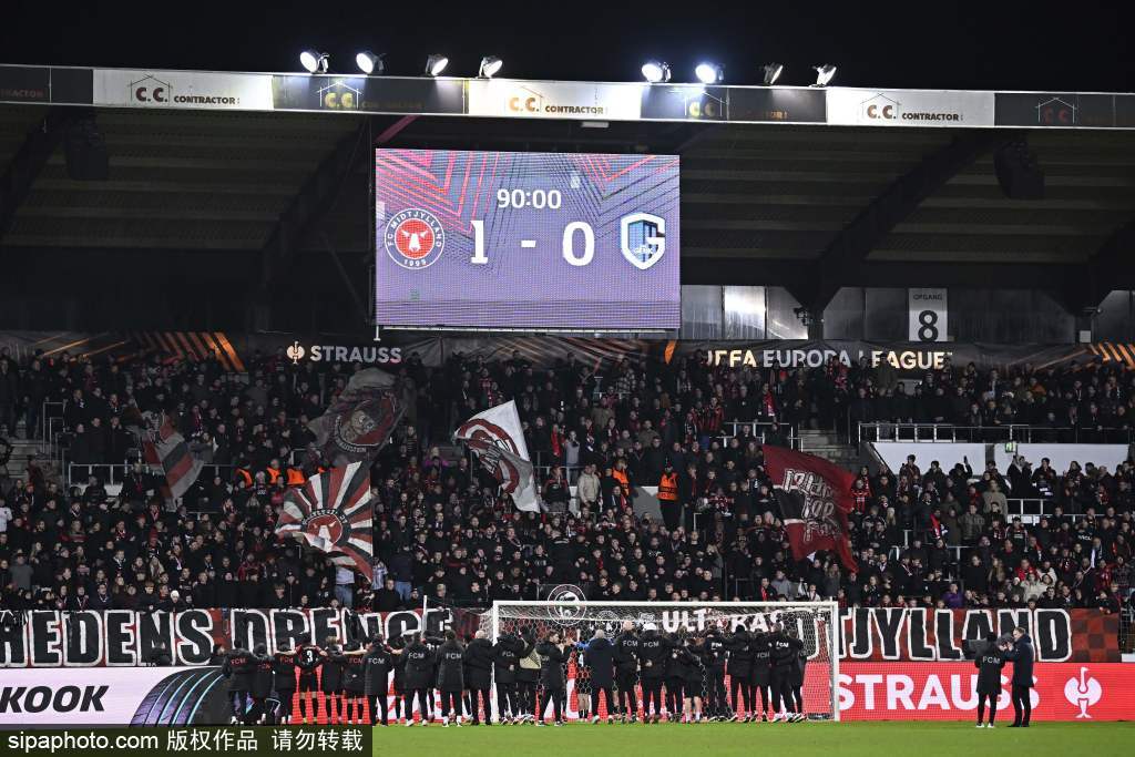 皇冠足球平台申请_国少输给日本皇冠足球平台申请，毛剑卿直言：踢不到球就踢人！