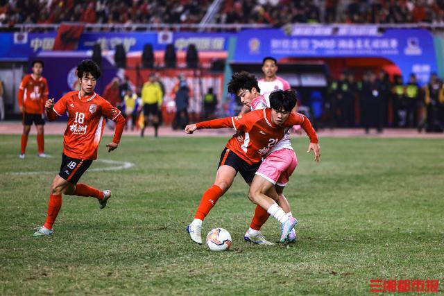 体育皇冠信用网_太刺激体育皇冠信用网！湘超两场半决赛均上演点球大战 “黑马”永州队将与“粉色闪电”常德队最终对决
