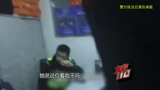 皇冠信用网平台代理_上海地铁一男子被打10个耳光不还手！还手算互殴成历史皇冠信用网平台代理，新规不再和稀泥！正当防卫3要件→