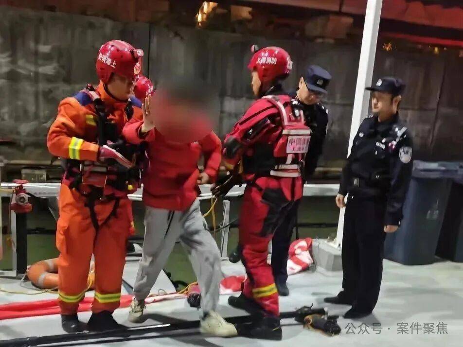 皇冠信用网代理_骗了别人18万元皇冠信用网代理,上海一男子凌晨站在黄浦江边“想抽最后一支烟”