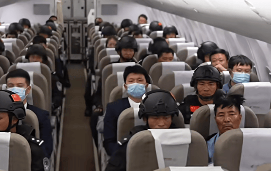 皇冠信用账号怎么开_四大电诈头目被押解回国皇冠信用账号怎么开，特写画面首次曝光