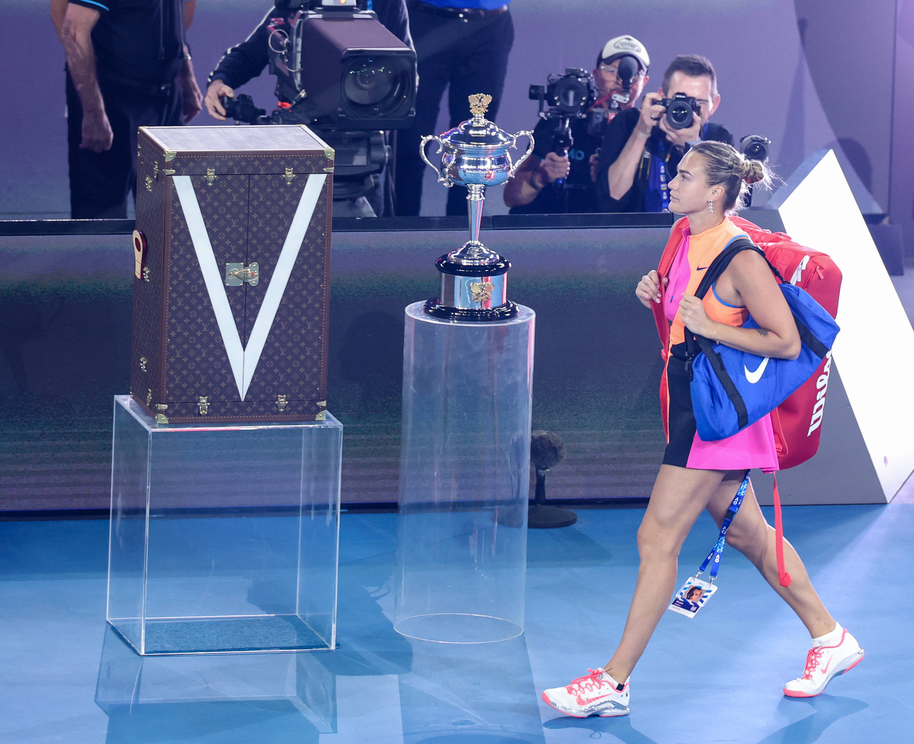 皇冠信用网出租足球_（体育）网球——澳网女单决赛：莱巴金娜对阵萨巴伦卡