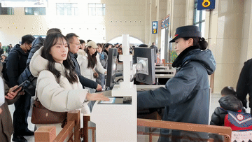 皇冠登1登2登3申请_新线首运|首迎春运皇冠登1登2登3申请,西延高铁见证老区“归途”之变